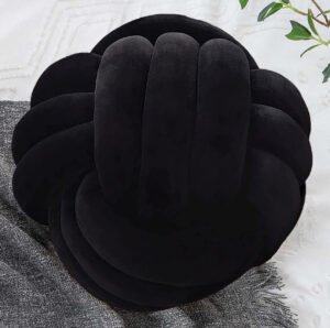 knot pillow